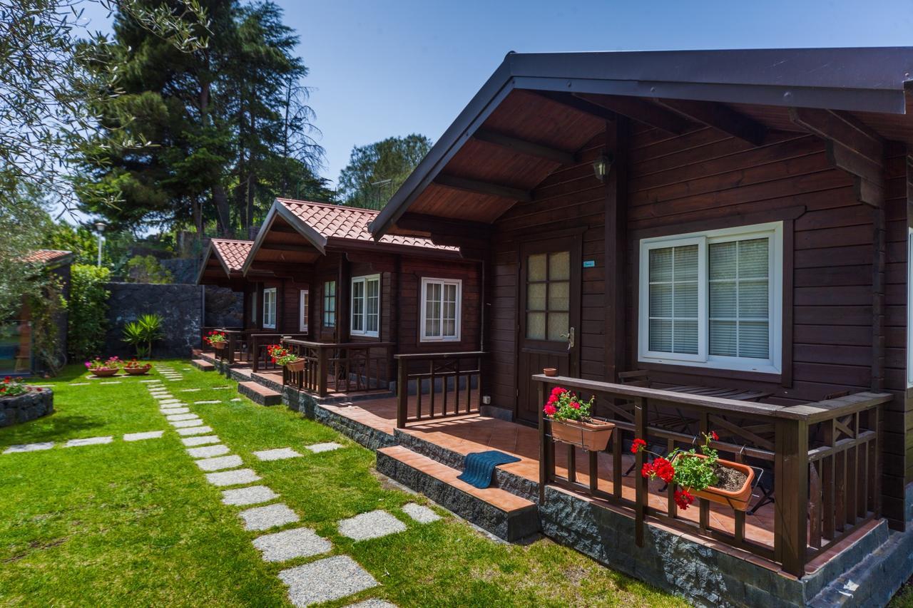 Etna Hut Bed and Breakfast Nicolosi Eksteriør billede